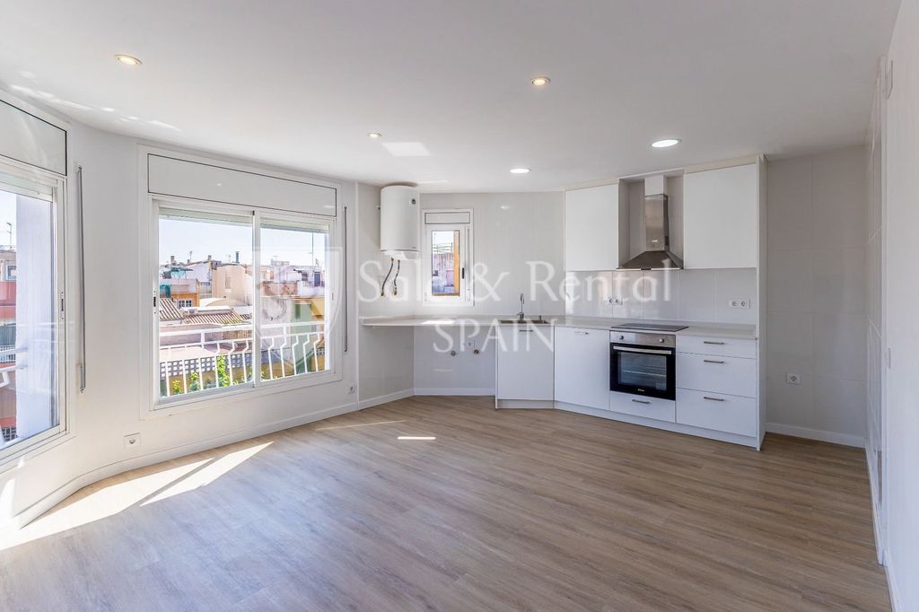 Property photo 2 of 33
