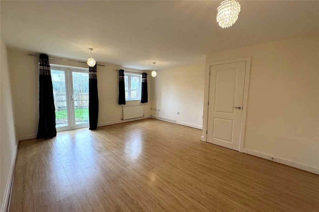 Property photo 2 of 15 Picture No. 05