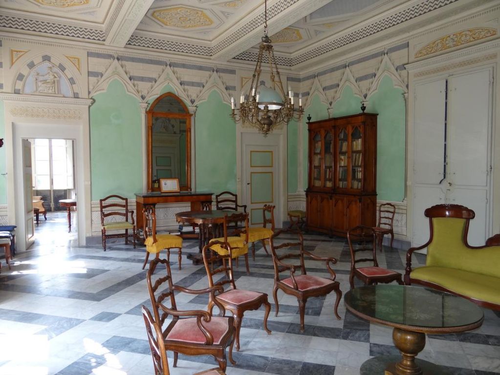 Property photo 2 of 22