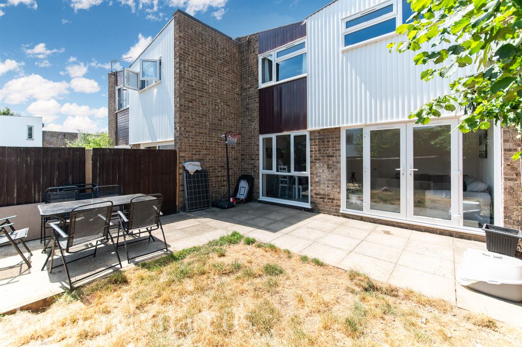 Property photo 2 of 9
