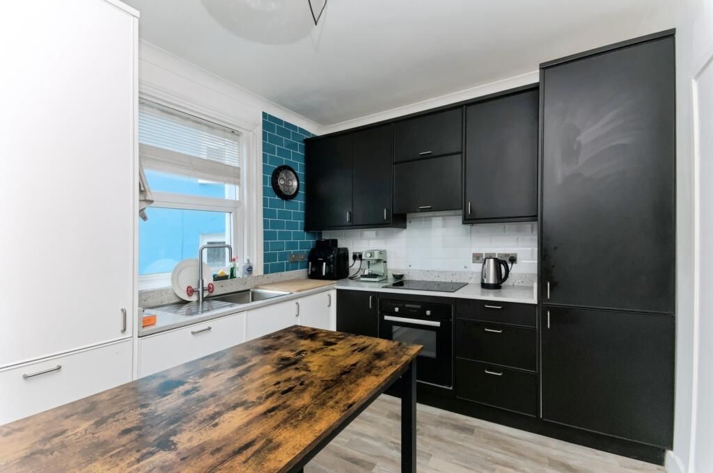 Property photo 2 of 30