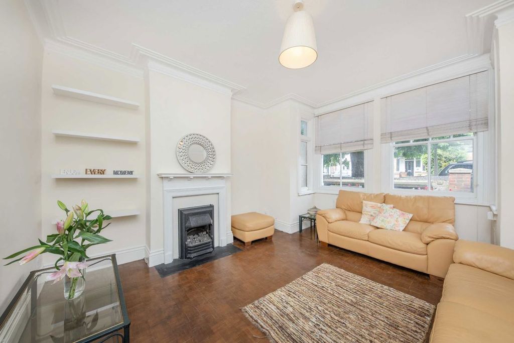 Property photo 2 of 6