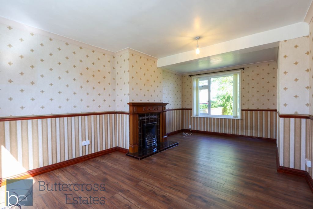 Property photo 3 of 15 Living Room