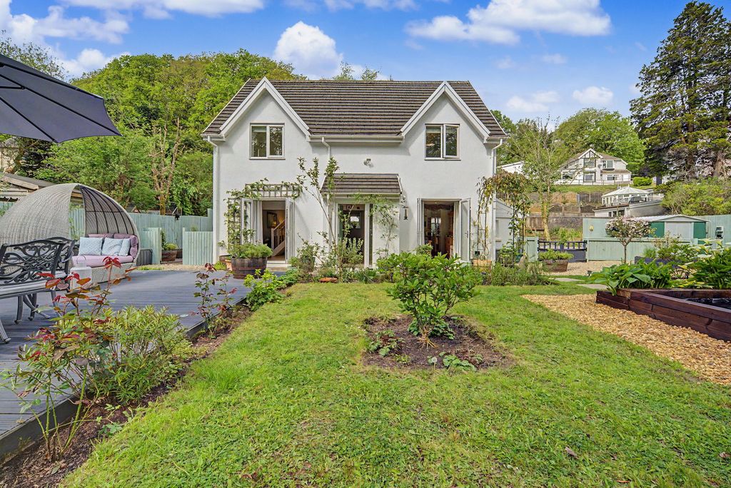 Property photo 2 of 46