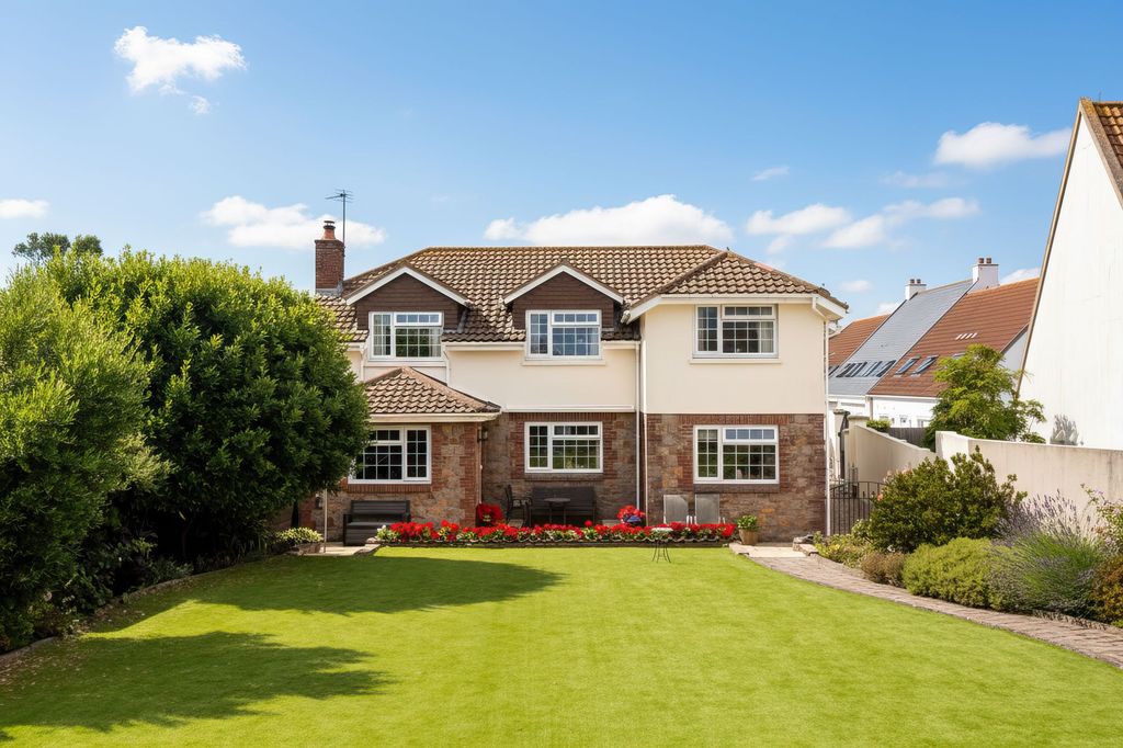 Property photo 1 of 40