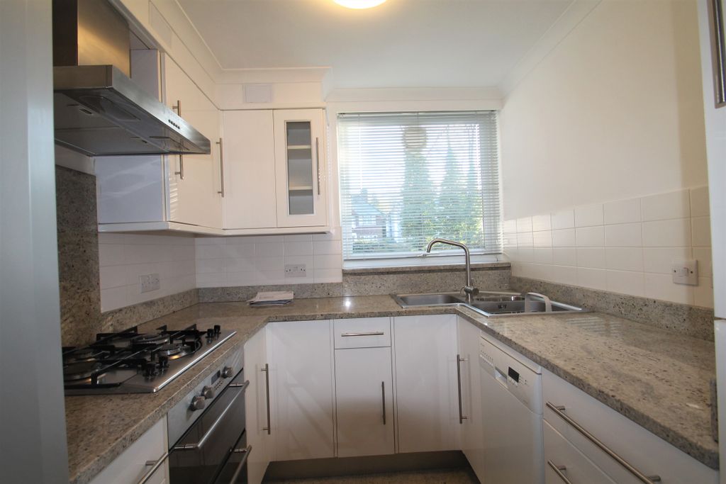 Property photo 2 of 12 Photo 02