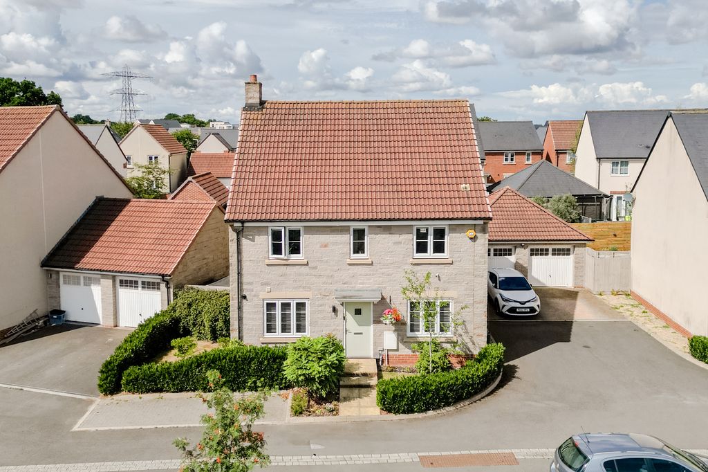 Property photo 1 of 32 1