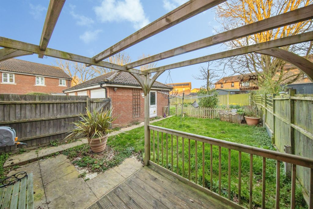 Property photo 2 of 17