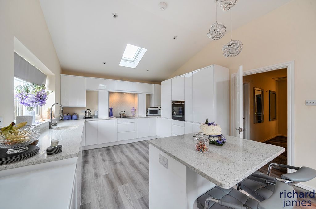 Property photo 2 of 15 08A03A71E1274ba98Bacc5E5A2c7c9Bd