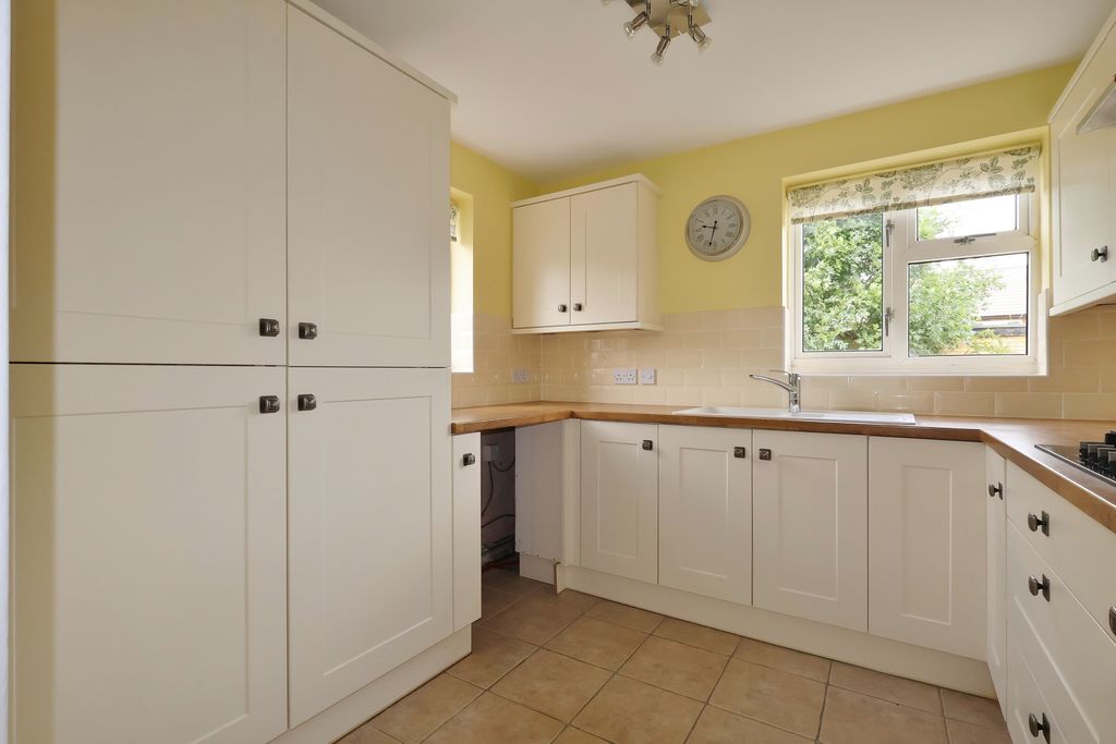 Property photo 3 of 27