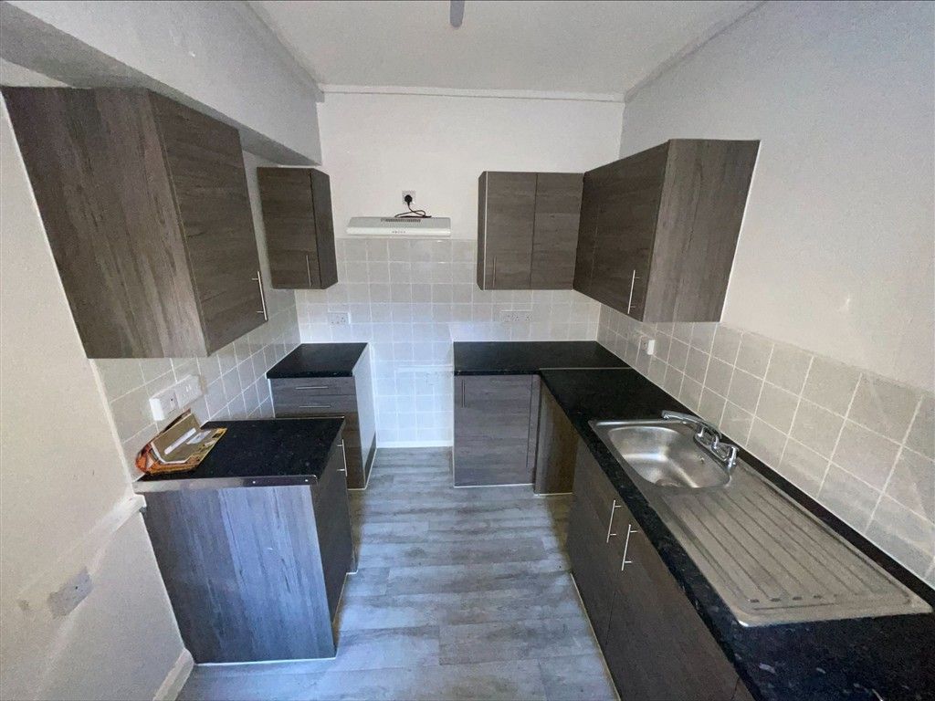 Property photo 2 of 4 Kitchen