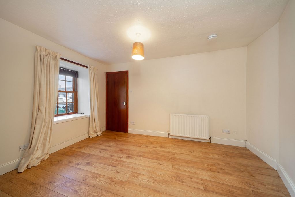 Property photo 2 of 16 Photo 11