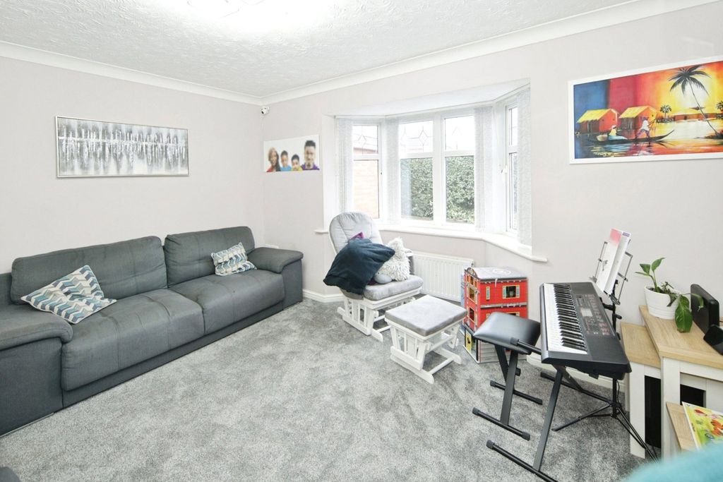 Property photo 3 of 16 Picture No. 06