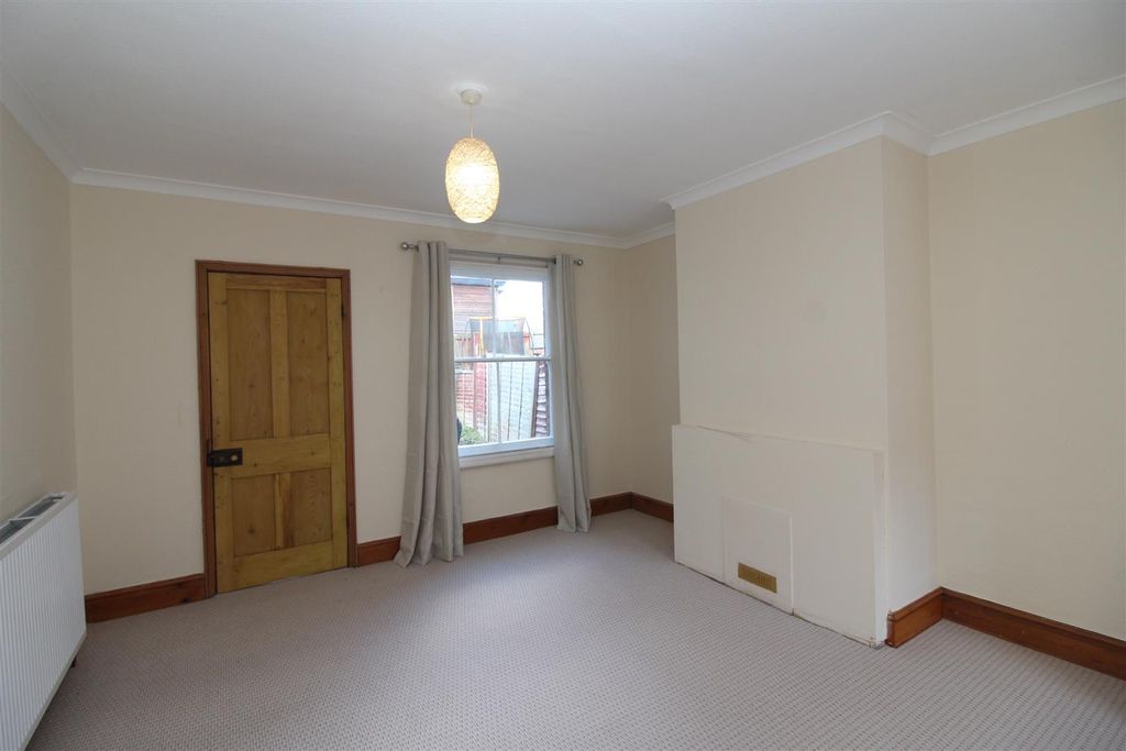 Property photo 3 of 7 Dining Area