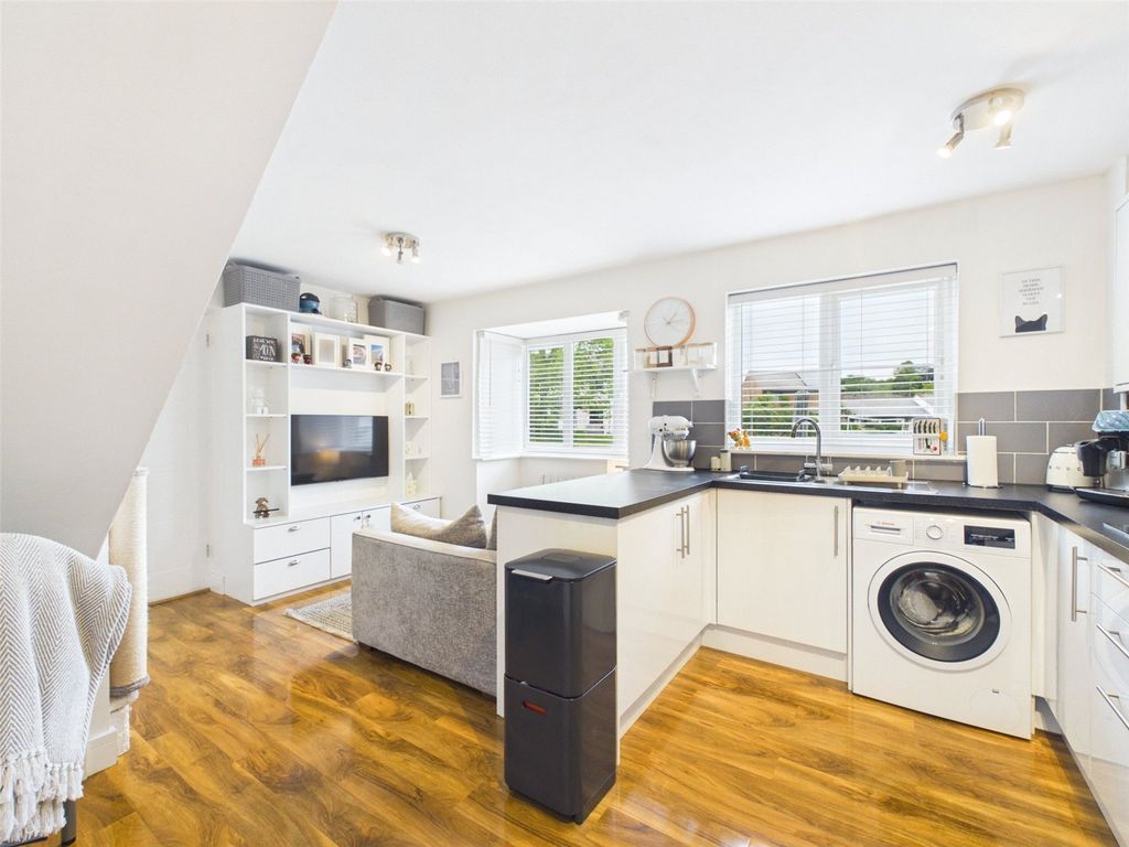 Property photo 3 of 16 Kitchen
