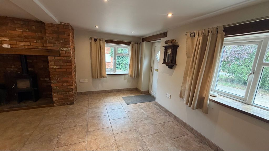 Property photo 3 of 28