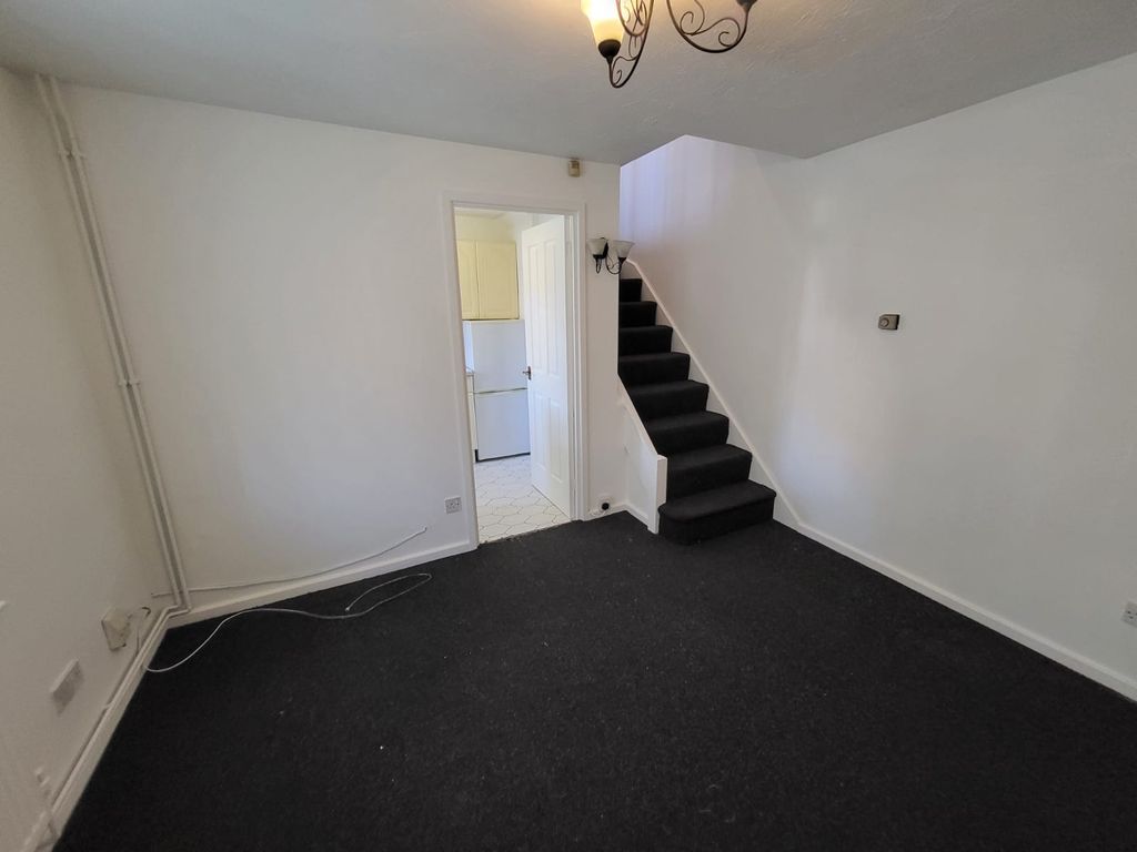 Property photo 3 of 12 Gallery