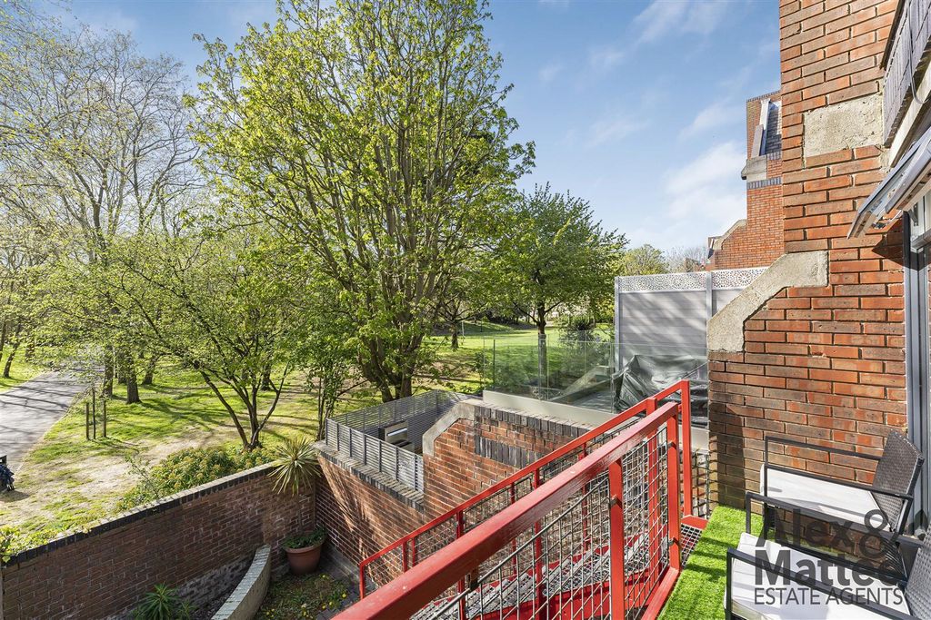Property photo 3 of 29 Elephant Lane