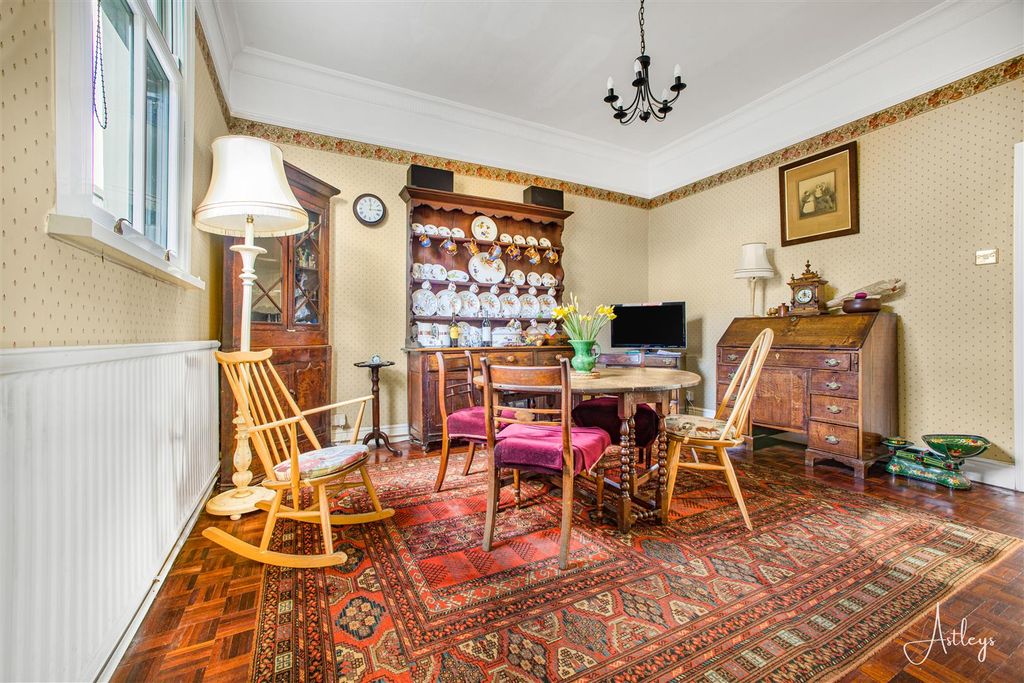 Property photo 3 of 32 Dining Room
