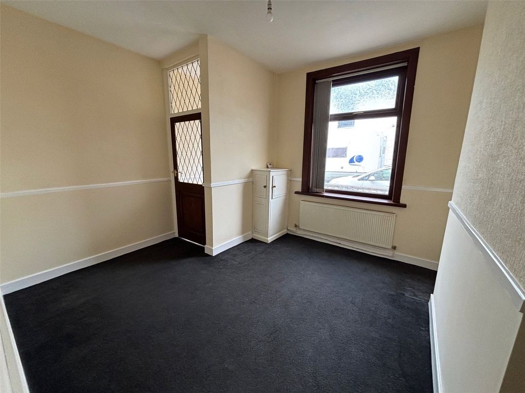 Property photo 2 of 14 Picture No. 20
