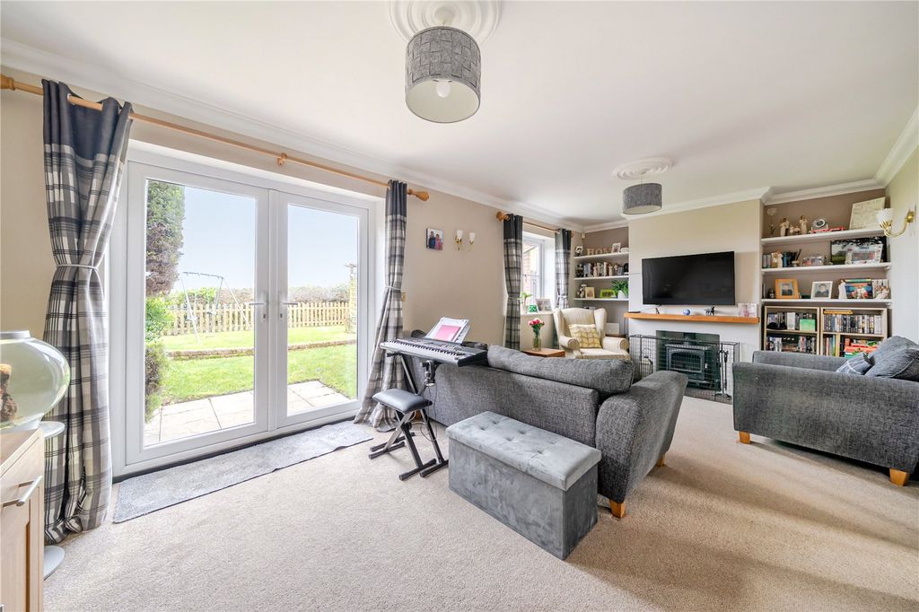 Property photo 2 of 14 Picture No. 17