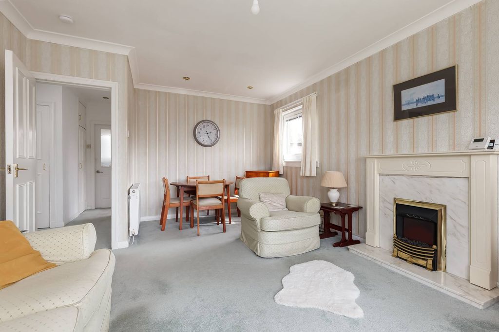 Property photo 3 of 19 Property Image 4