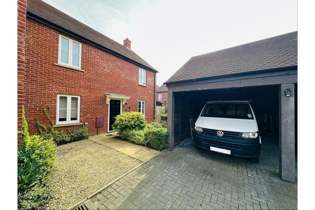 Property photo 2 of 30