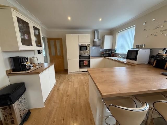 Property photo 3 of 13 Dining Kitchen
