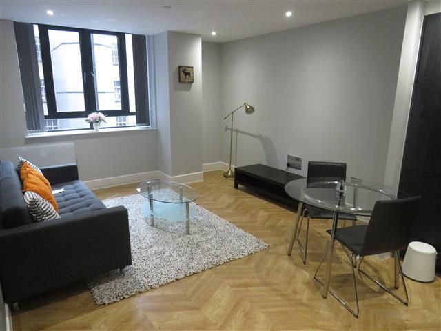 Property photo 1 of 7 Living Room