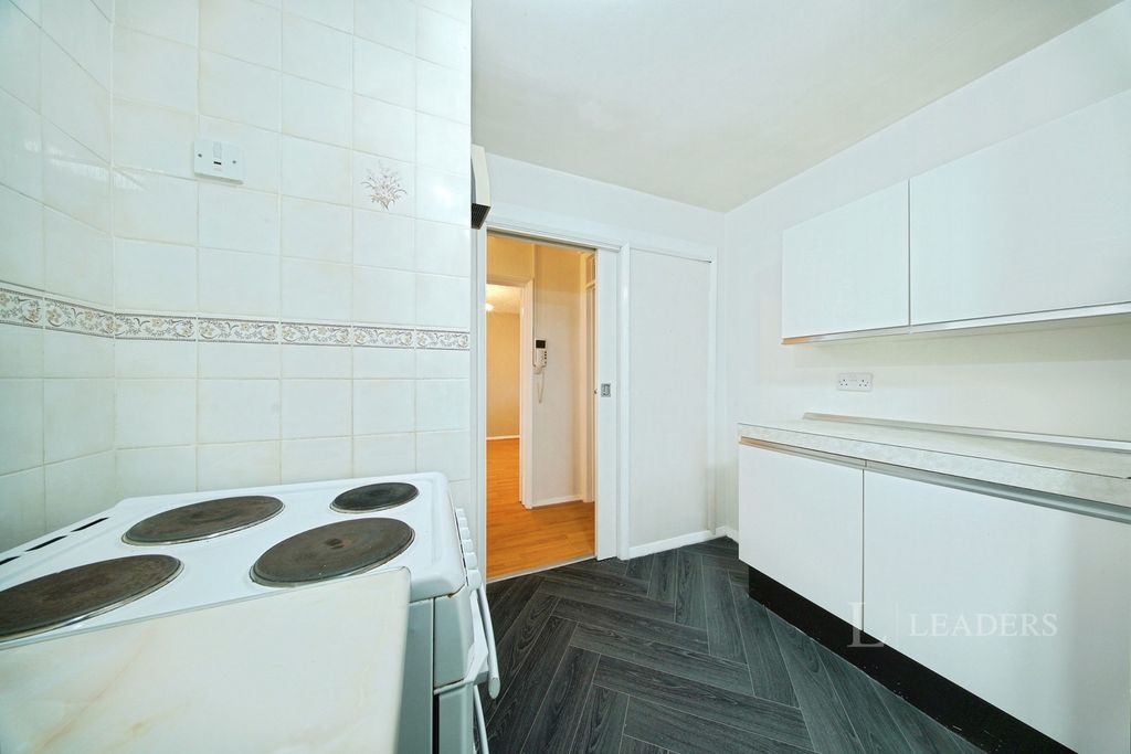 Property photo 2 of 21 Pbox-Img.Jpg