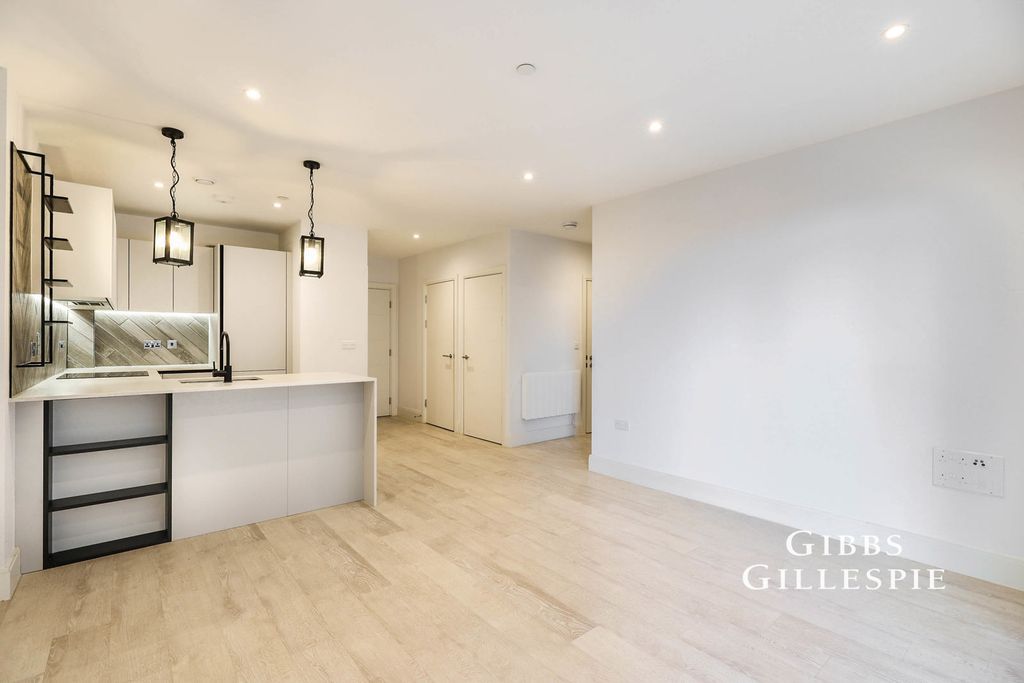 Property photo 1 of 10 Photo