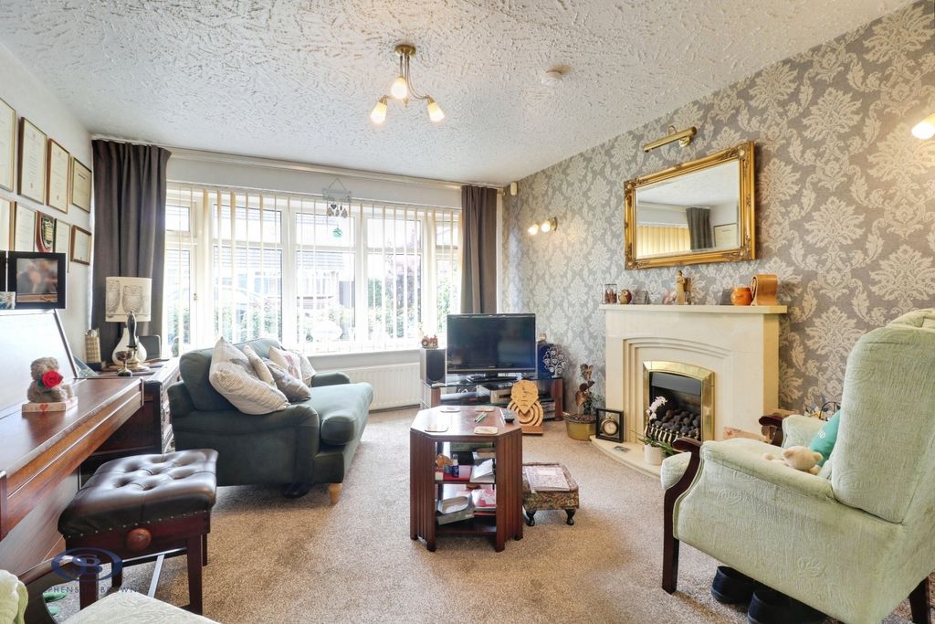 Property photo 3 of 27 Pbox-Img.Jpg