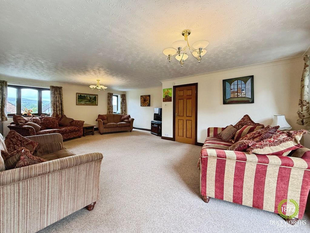 Property photo 2 of 35