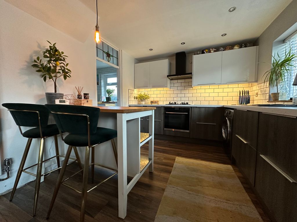 Property photo 2 of 11 Image