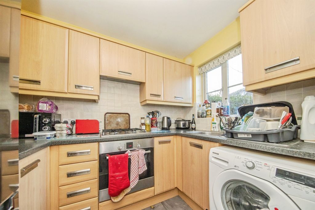 Property photo 2 of 18