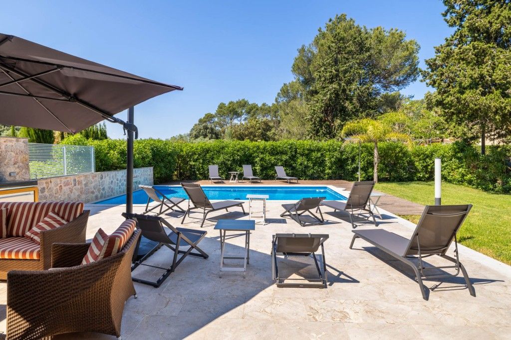 Property photo 2 of 20 Pool (1)