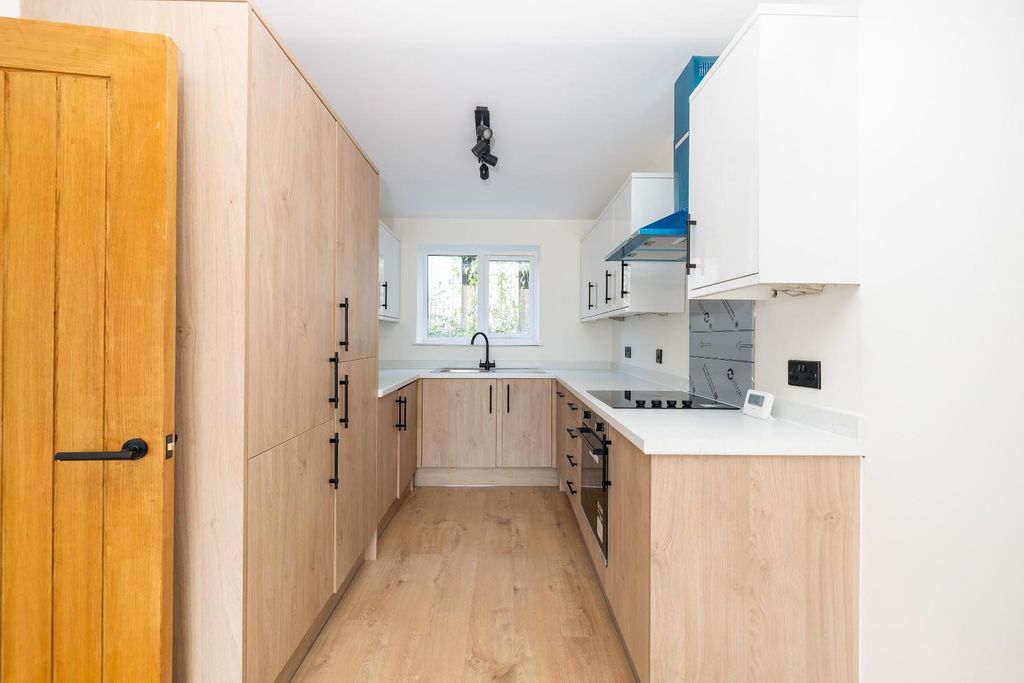 Property photo 3 of 18 014A4811-Charlien.Jpg