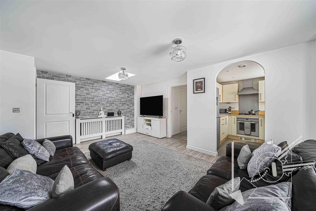 Property photo 3 of 28 Reception