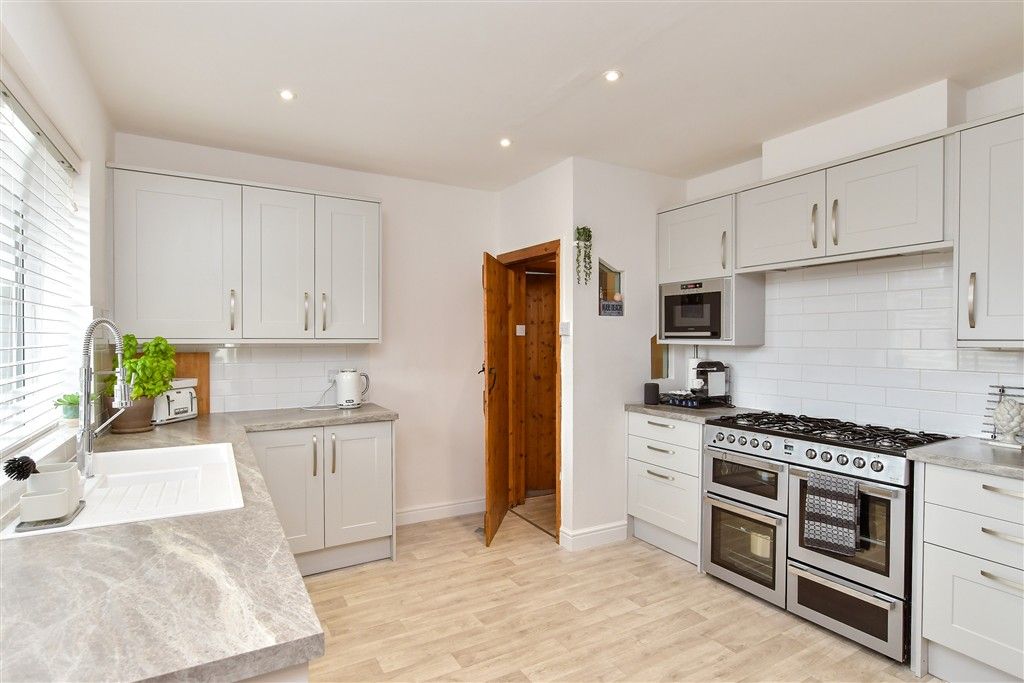 Property photo 3 of 13 Kitchen