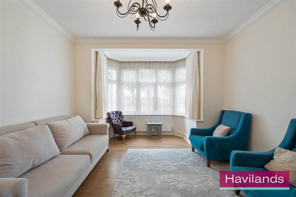 Property photo 3 of 22 Barrowell Green-14.Jpg