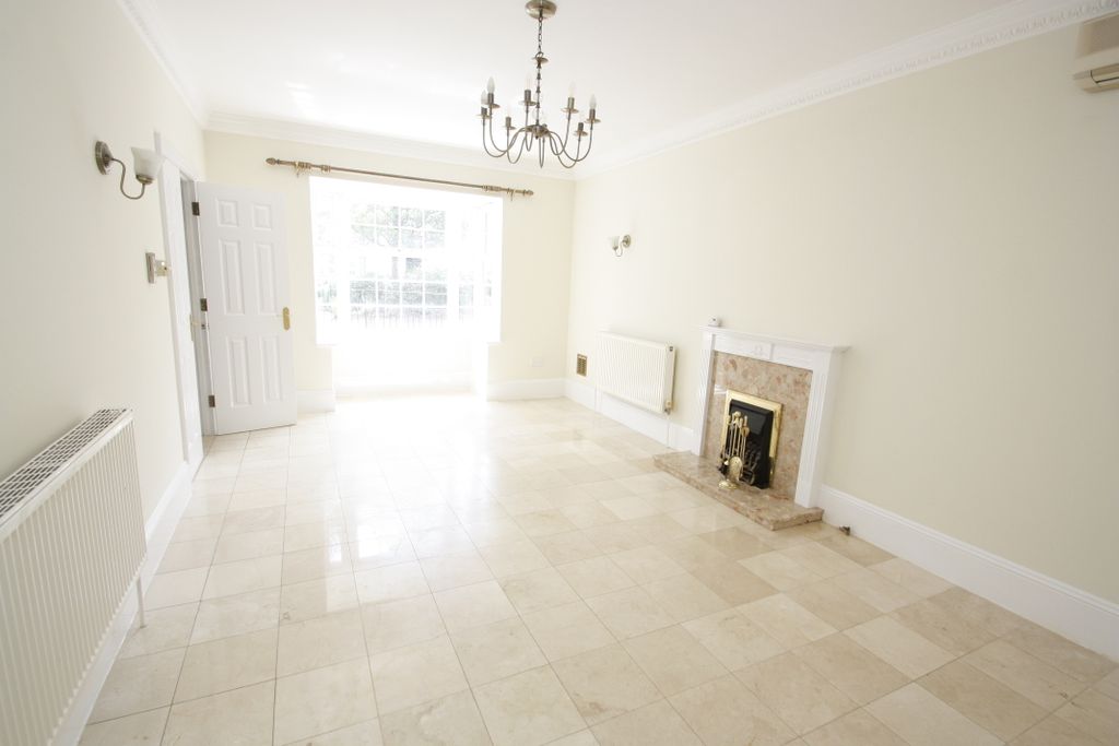 Property photo 3 of 30 Sitting Room
