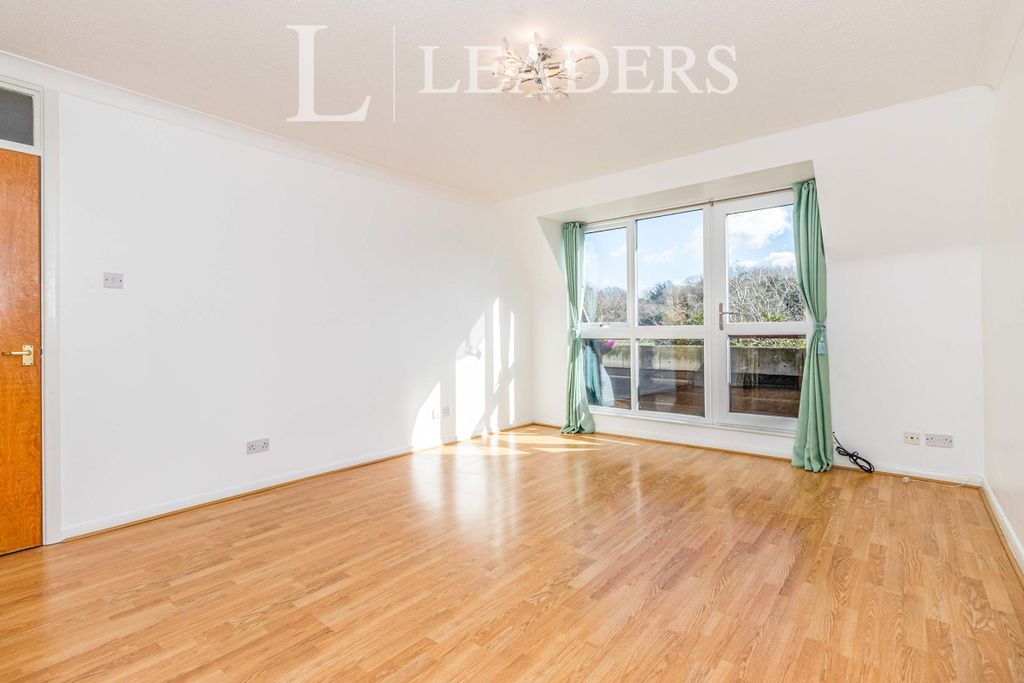 Property photo 3 of 11 2