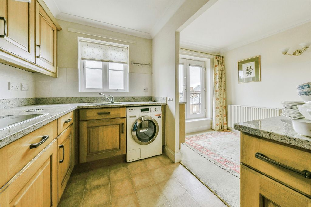 Property photo 3 of 17