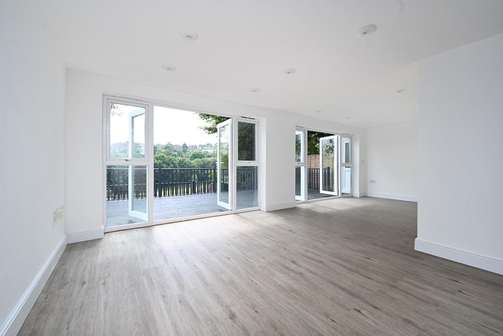 Property photo 1 of 28 54505Cbb-D441-4A7D-B44E-71094282F6Be.Jpg