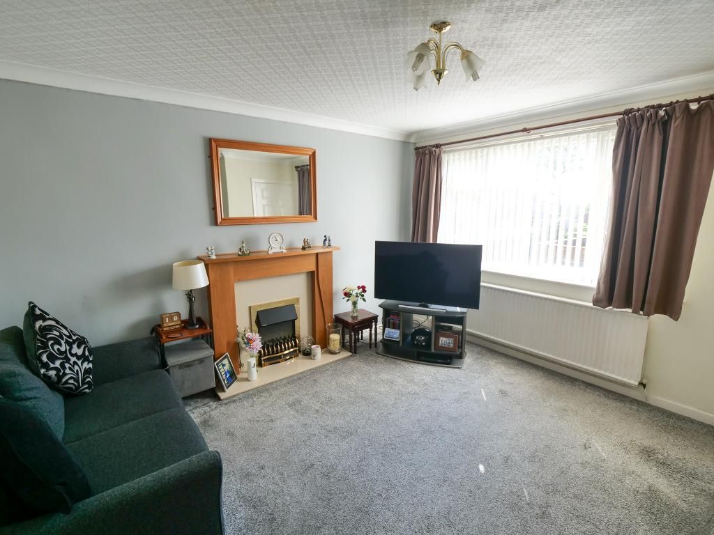 Property photo 2 of 18 Lounge