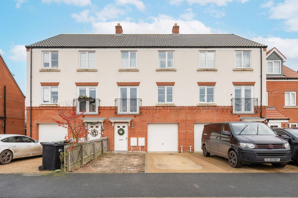 Property photo 1 of 21