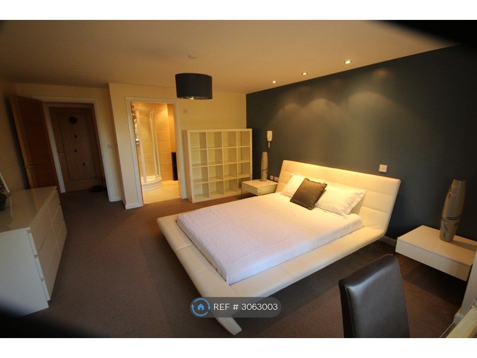 Property photo 2 of 19 Master Bedroom