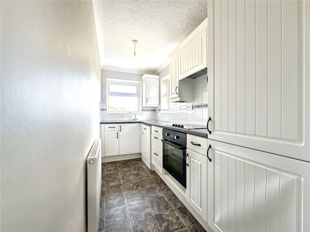 Property photo 2 of 10 Kitchen