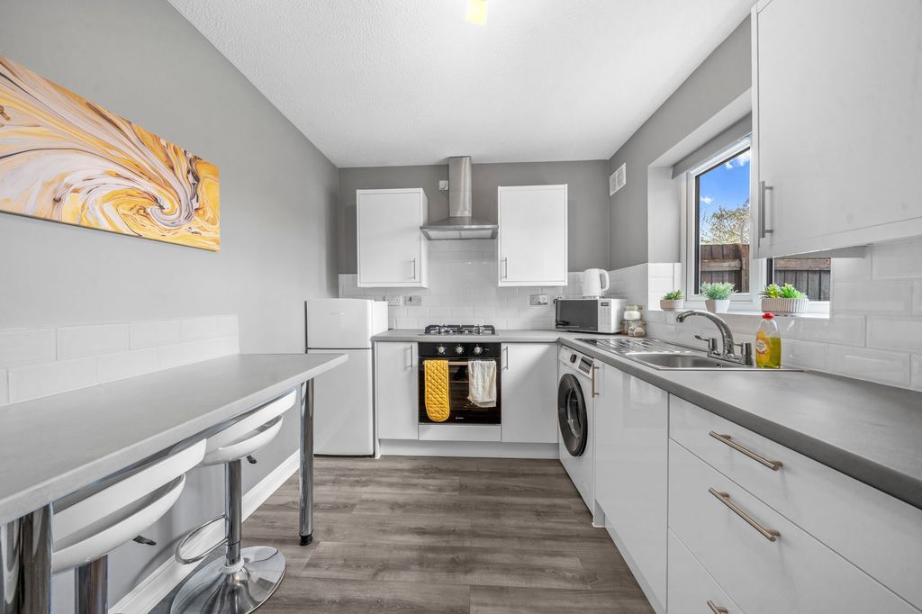 Property photo 3 of 13