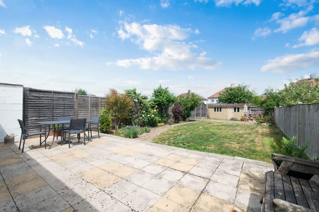 Property photo 3 of 16 Ewell By Pass